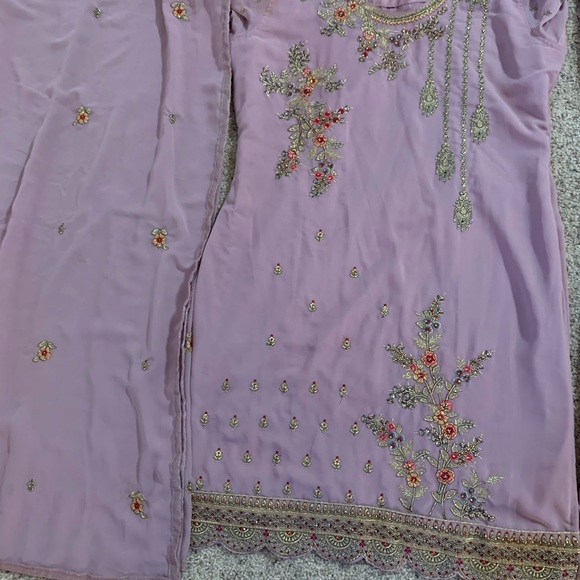 Punjabi suit with pant ( brand new) - Picture 3 of 4